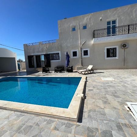 Magnifique Villa Avec Piscine Sur L'Ile De Djerba 乌姆苏克 外观 照片