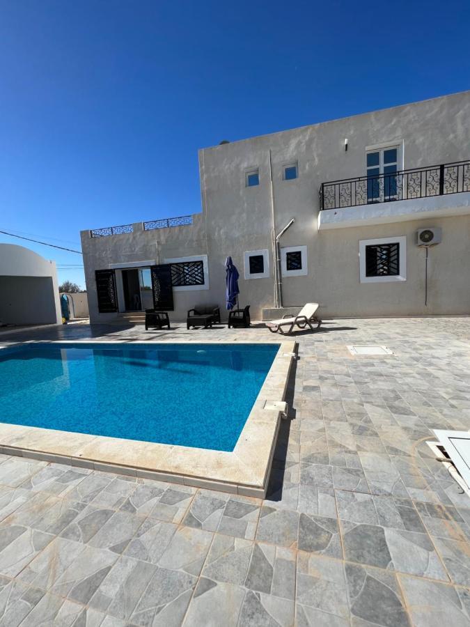 Magnifique Villa Avec Piscine Sur L'Ile De Djerba 乌姆苏克 外观 照片